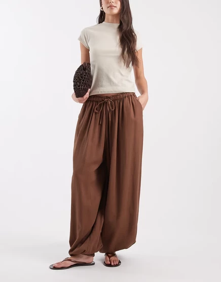 Дизайнерские брюки-баллончики ASOS из льняной смеси шоколадного цвета chocolate
