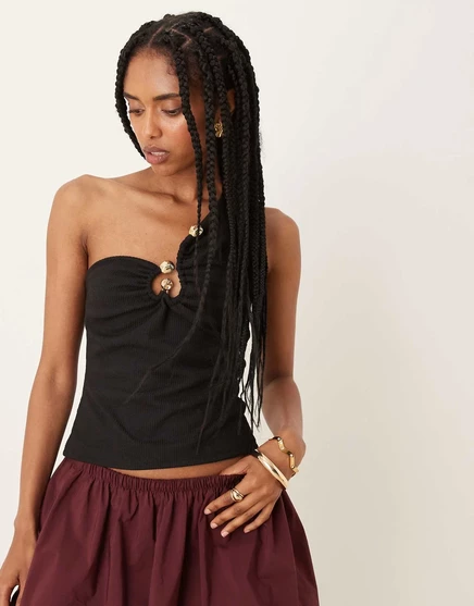 Топ в рубчик с открытыми плечами ASOS DESIGN черного цвета с золотой отделкой black