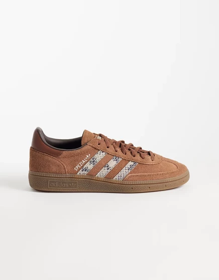 Женские кроссовки adidas Originals Handball Spezial со змеиным декором, коричневые