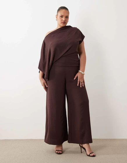 Женский комбинезон ASOS Curve на одно плечо с широкими штанинами, карамельный