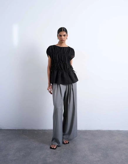 Черный топ Topshop с коротким рукавом и узким галстуком по бокам black