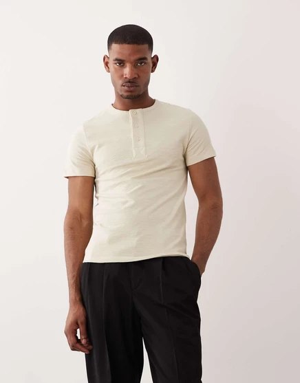ДИЗАЙНЕРСКАЯ тонкая футболка ASOS с вырезом henley и текстурой stone slub pelican