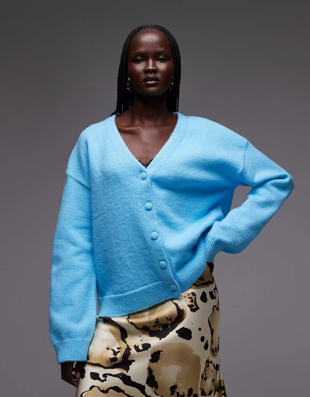 Вязаный кардиган оверсайз с v-образным вырезом от ASOS DESIGN ярко-синего цвета blue