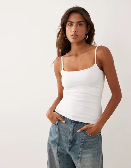 Бесшовный топ на бретелях Abercrombie & Fitch 90-х годов со встроенным бюстгальтером белого цвета