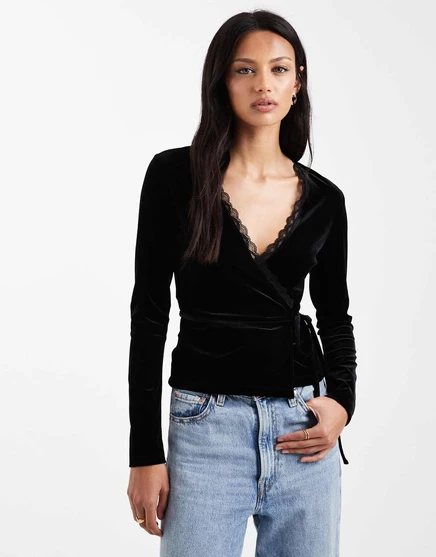 Черный бархатный топ с запахом и длинными рукавами Miss Selfridge black velvet