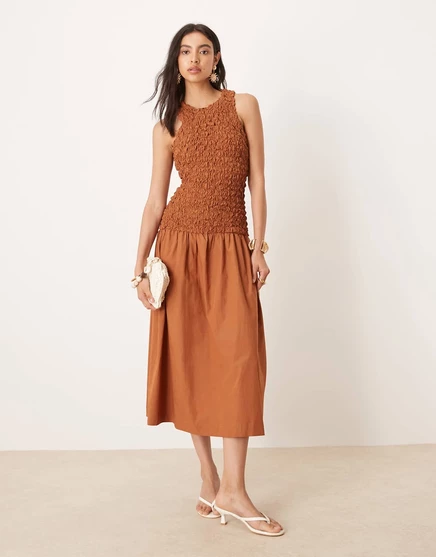 Платье с заниженной талией и складками Mango оранжевого цвета  burnt orange