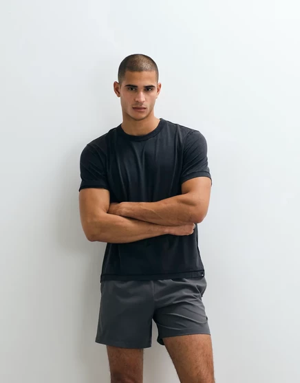 Мужская футболка Abercrombie & Fitch YPB Work Out, черная с эффектом потертости