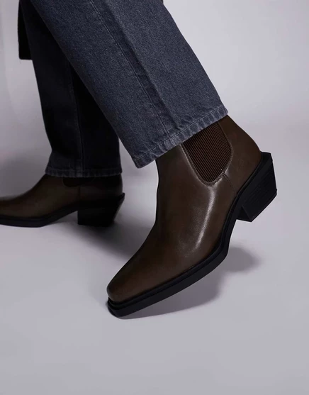 Дизайнерские ботинки челси ASOS коричневого цвета на кубинском каблуке brown