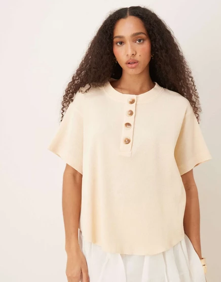 ДИЗАЙНЕРСКИЙ топ Henley с коротким рукавом из плотной вафли ASOS DESIGN в cream