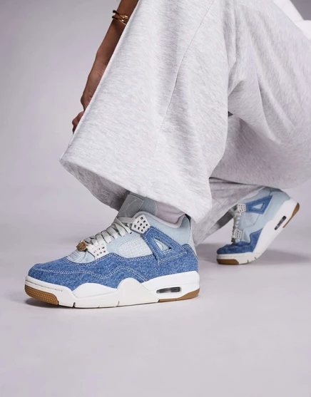 Кроссовки Nike Air Jordan 4 темно-белого и коричневого цветов white