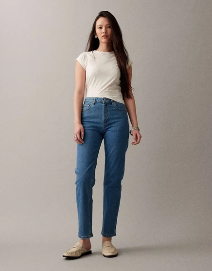 Джинсы ASOS DESIGN slim fit comfort для мамы чистого синего цвета clean blue