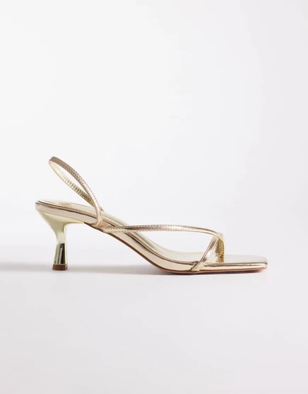 Золотистые босоножки на каблуке Simmi London Zara kitten mule