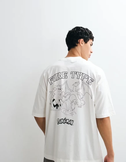 Мужская футболка Asos Design свободного кроя с принтом Pokémon (огненный тип), кокосово-молочная (экрю)