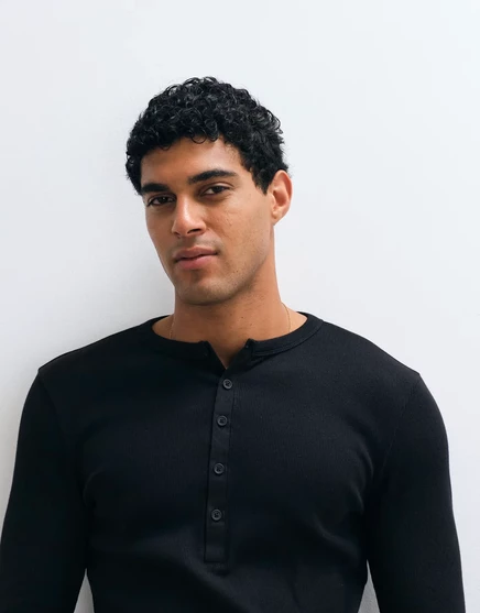 Мужская облегающая футболка ASOS Design с планкой на пуговицах, черная