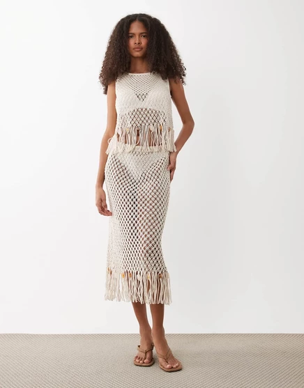 Вязаная крючком юбка ASOS DESIGN с бахромой и бисером белого цвета white