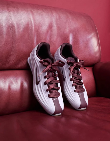 Кроссовки Nike Shox Z SE светло-розового и бордового цветов со шнурками-лентами