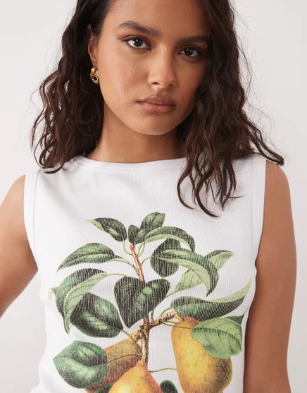 Женская майка ASOS Design ребристая с винтажным принтом, белая