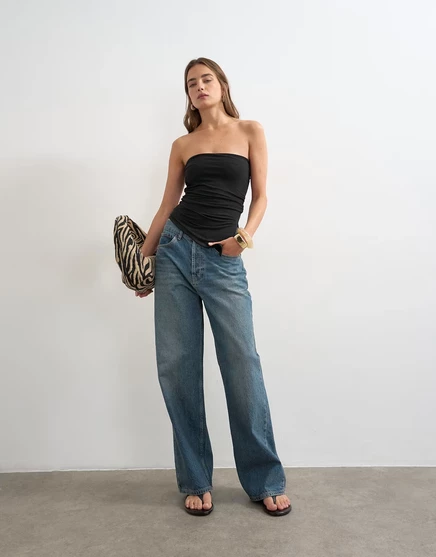 Асимметричное бандо Topshop с разрезом по бокам и рюшами черного цвета black