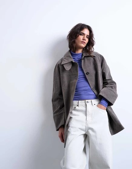 Короткое автомобильное пальто из искусственной замши Topshop с застежкой на шее серого цвета gray