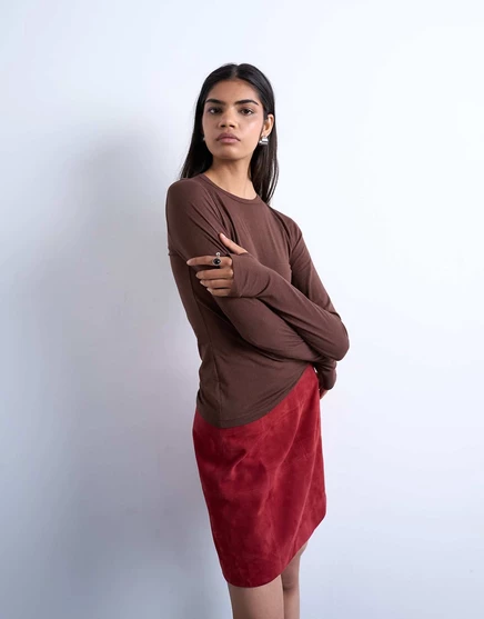 Тончайший топ с круглым вырезом и длинными рукавами от Topshop шоколадно-коричневого цвета chocolate brown