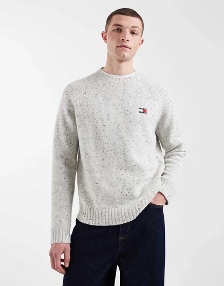 Свитер в крапинку с логотипом Tommy Jeans и флагом на груди белого цвета white
