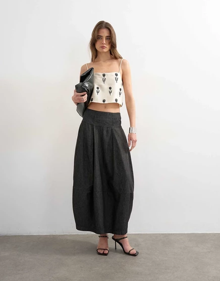 Джинсовая макси-юбка со швами бочкообразного кроя от Topshop черного цвета black