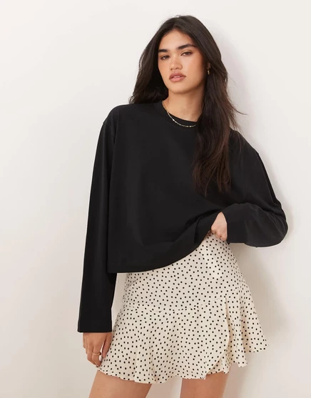 Лонгслив ASOS Design укороченный свободного кроя, черный
