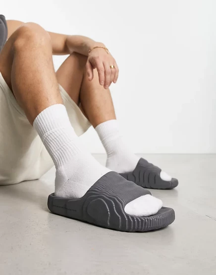 Темно-серые шлепанцы adidas Originals Adilette 22 gray