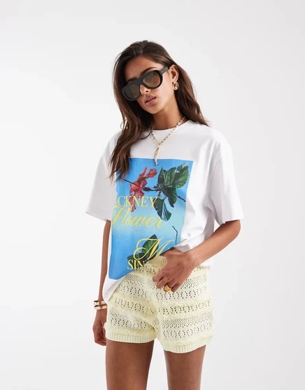 Женская футболка ASOS Design оверсайз с принтом, белая