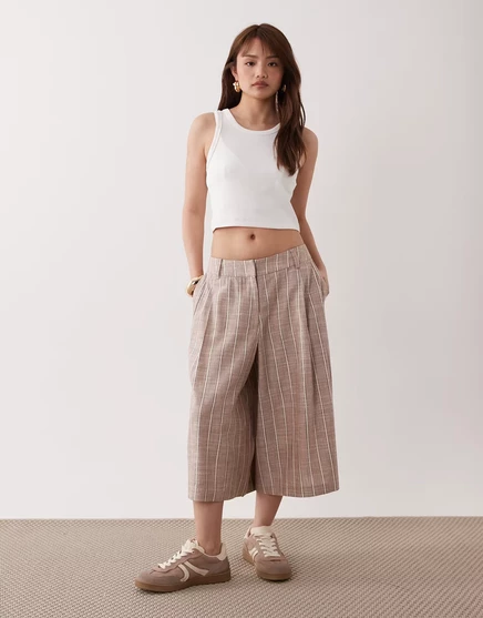 Миниатюрные брюки-кюлоты ASOS DESIGN, сшитые на заказ из льна в норковую полоску mink stripe