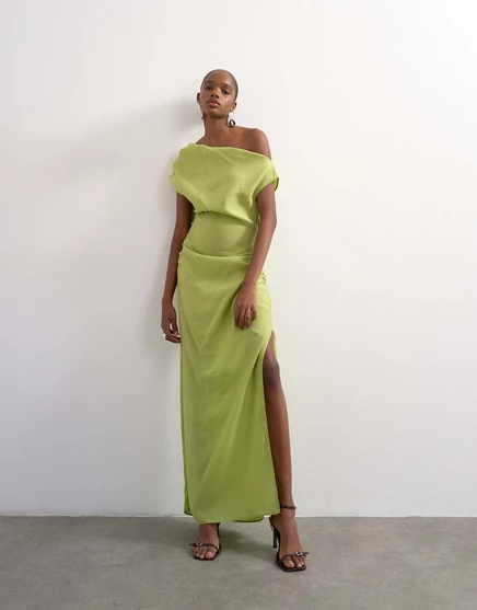 Платье миди с открытыми плечами от Topshop зеленого цвета green