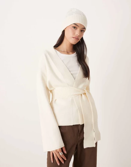 Кардиган-кимоно с запахом из трикотажа Gina Tricot кремового цвета cream