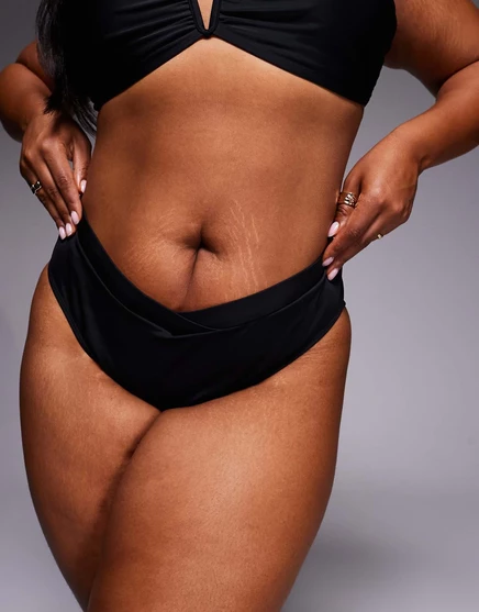 Купальник-бикини ASOS DESIGN Curve Maya Honolulu черного цвета с v-образной талией black