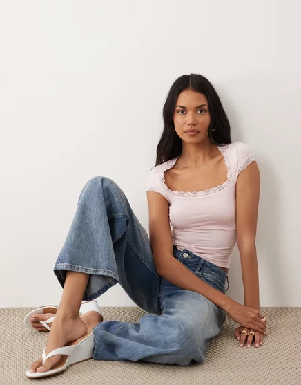 Облегающий топ с короткими рукавами и кружевной отделкой от ASOS DESIGN пастельно-розового цвета