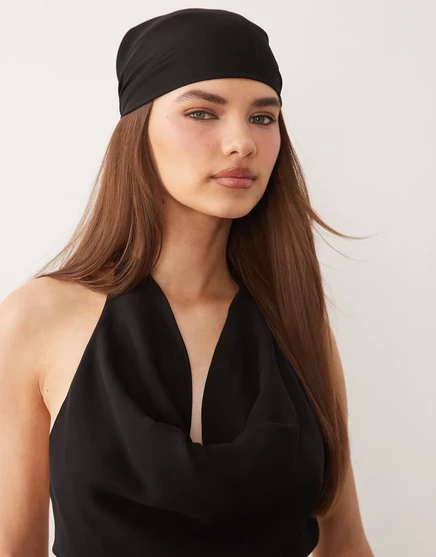 ДИЗАЙНЕРСКИЙ топ ASOS с завязкой на шее сзади и банданой черного цвета black