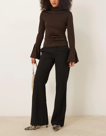 Женские брюки Gina Tricot с защипами, черные