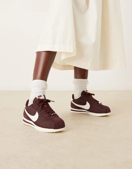 Нейлоновые кроссовки Nike Cortez бордового цвета burgundy