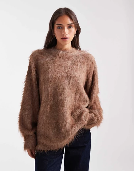 ДИЗАЙНЕРСКИЙ вязаный свитер ASOS DESIGN extreme с круглым вырезом и ресницами темно-серого цвета taupe