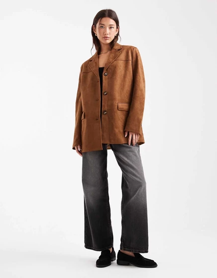 Блейзер-оверсайз из искусственной замши верблюжьего цвета от Vero Moda dachshund
