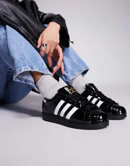Женские кроссовки adidas Superstar II, лакированные черные