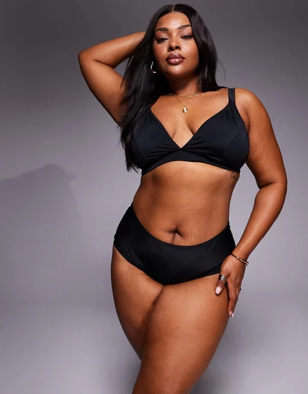 ОБЛЕГАЮЩИЙ треугольный топ-бикини Maya Santa Monica от ASOS DESIGN Curve черного цвета black