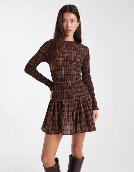 Мини-платье в складку с заниженной талией от Daisy Street в коричневую клетку brown plaid