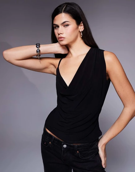 Асимметричный облегающий топ с капюшоном от ASOS DESIGN черного цвета с открытой спиной black