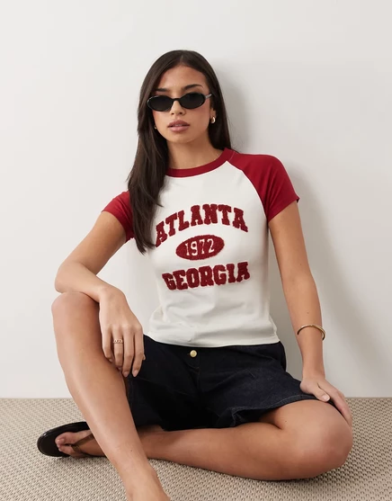 ДИЗАЙНЕРСКАЯ детская футболка-реглан ASOS с рисунком atlanta sport кремового и бордового цветов