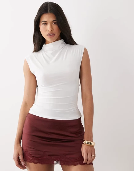 Женский топ ASOS Design с шнуровкой на спинке, молочный