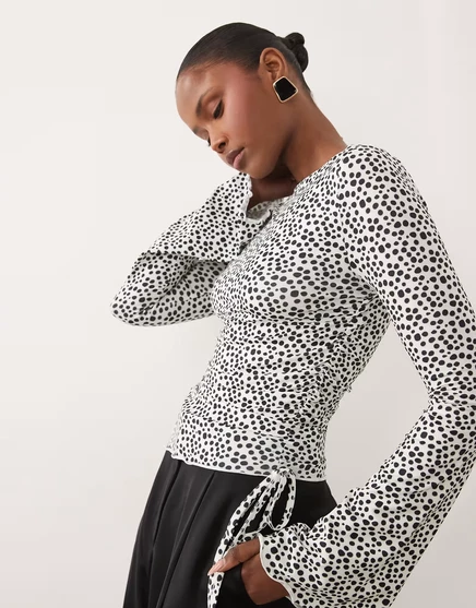 Женский топ ASOS Design с кулисой и воланом, mono spot