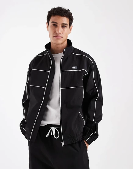 Спортивная куртка Tommy Jeans с окантовкой на груди и логотипом флага черного цвета