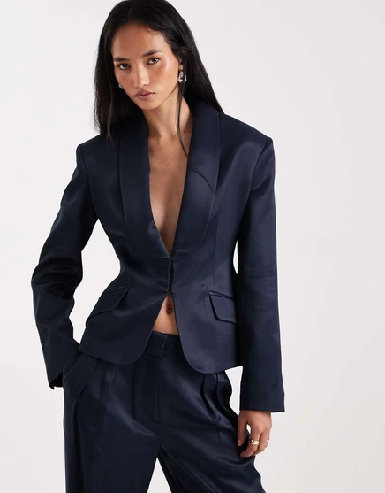 Элегантный атласный блейзер-смокинг ASOS DESIGN occasion темно-синего цвета - часть комплекта navy