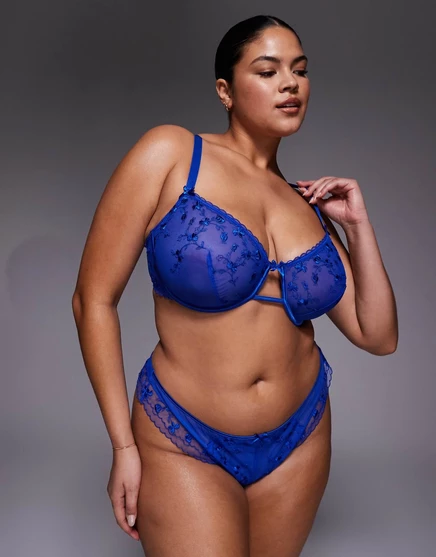 Стринги ASOS DESIGN Curve Valentina с цветочной вышивкой и атласным переплетом кобальтово-синего цвета cobalt