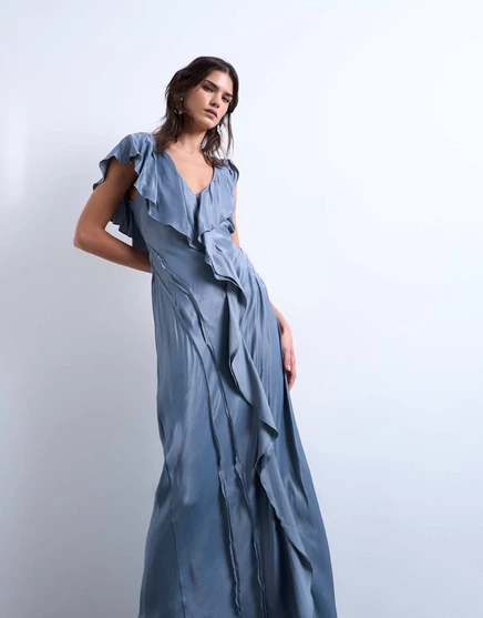 Макси-платье с необработанными швами и оборкой от Topshop цвета air force blue blue